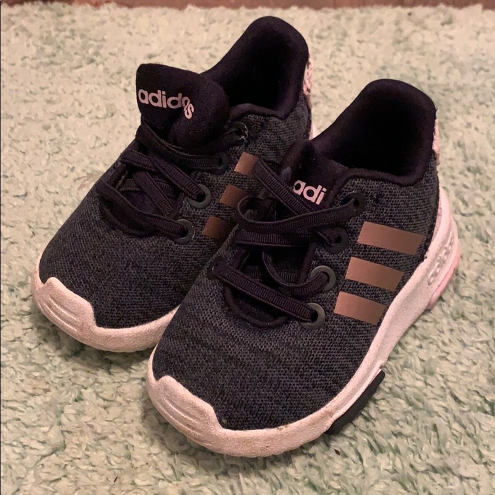 Toddler adidas tennis shoes